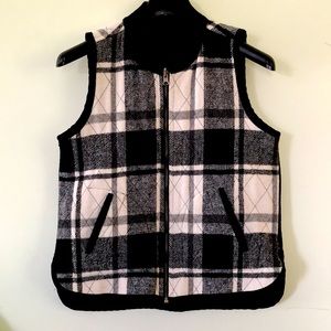 Reversible Vest Plaid to Black